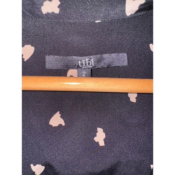 Tibi Women's Size 2 Wrap Top Silk Blouse Black Geometric Print Quiet Luxury - Picture 3 of 6